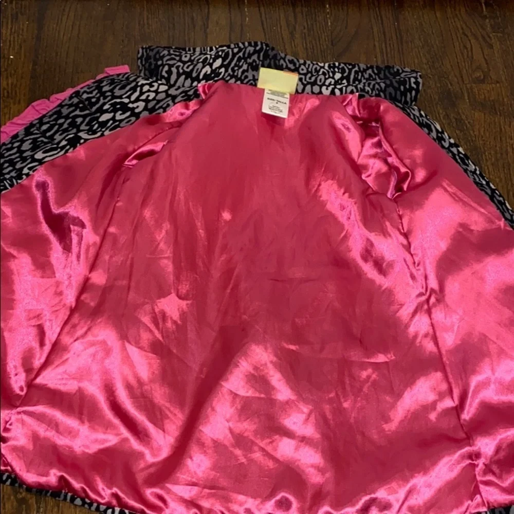 Leopard jacket with pink details. Size 4 toddler
